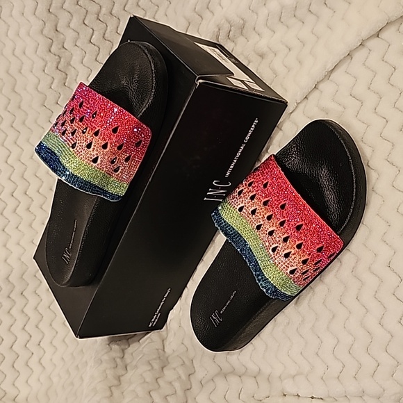 INC watermelon slides - Picture 1 of 7
